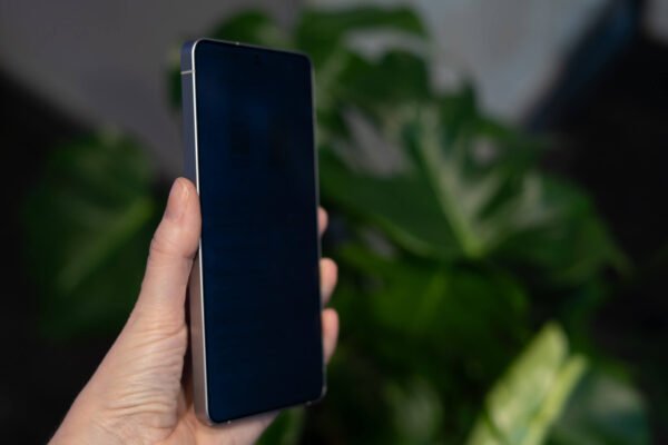 21300 Samsung Galaxy S26 Ultra Savininkai Praneša Apie Raudoną Dėm