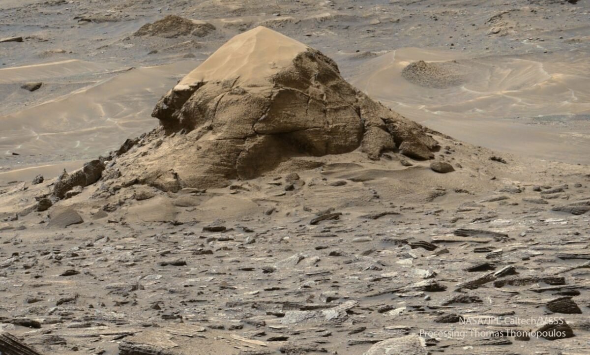 2633 Marsaeigis Curiosity Aptiko įdomų Darinį Marse