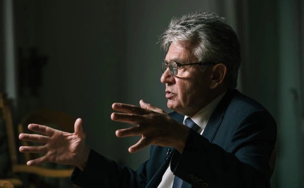 Ekspertas: Dirbtinis intelektas padės kovoti su nutukimu ir keis mediciną per artimiausius 15-20 metų