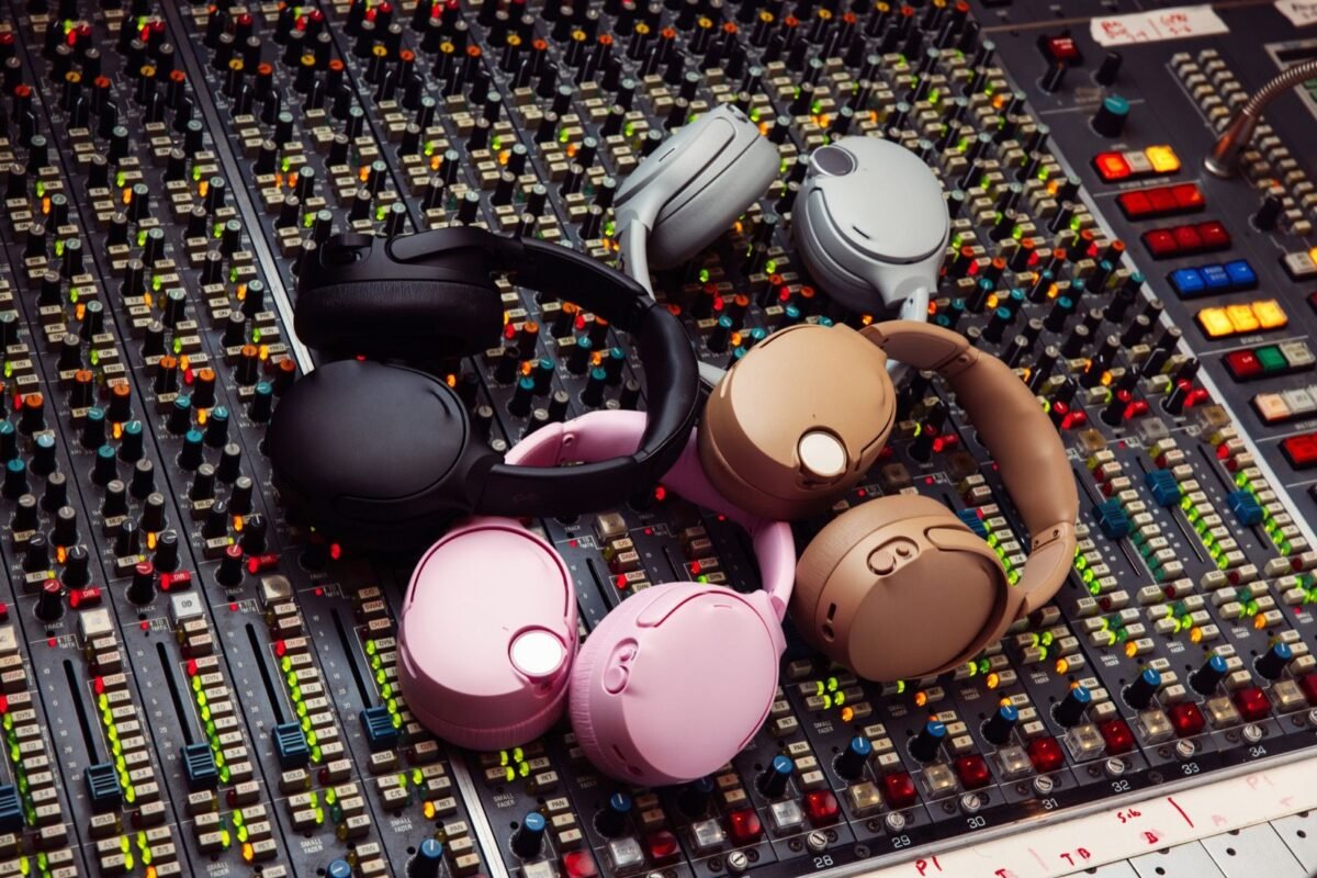 Bose Bendradarbiauja Su Skullcandy Siekdami Pagerinti Ausini Kokyb