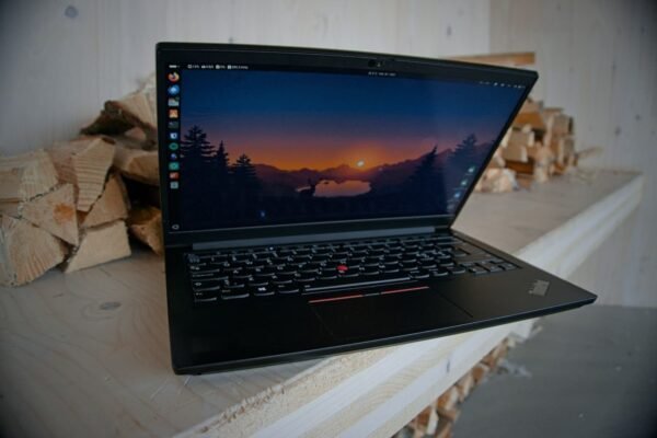 DXVK 3.0.2 ir D7VK 2.0 atnaujinimai: pagerinta žaidimų patirtis Linux sistemoje