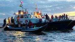 Daug žmonių baiminamasi žuvus po keleivinio kelto avarijos prie Gajanos