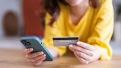 Didžiosios technologijų kompanijos privalės kovoti su apgaulingomis reklamomis pagal Ofcom pasiūlymus