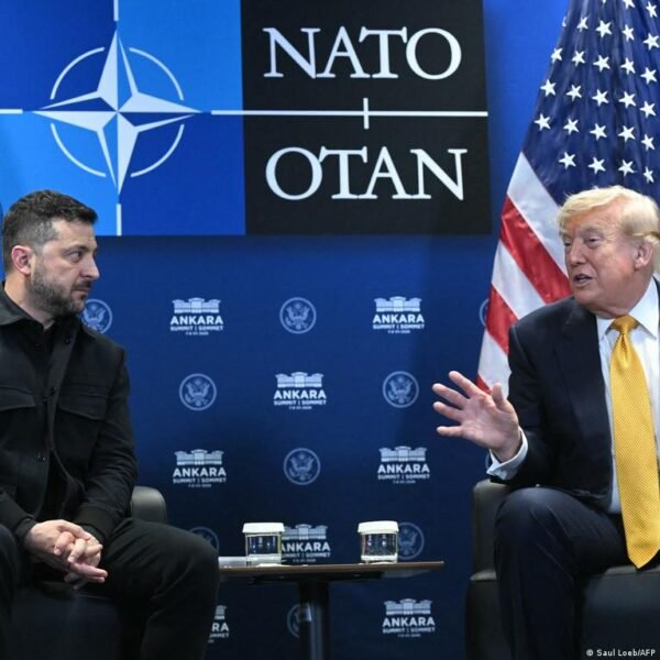 Donaldas Trumpas svarsto leisti Ukrainai gaminti „Patriot“ raketas