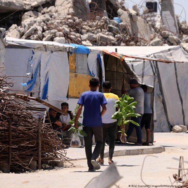 Hamas nutarė perduoti civilinę administraciją Gazos Ruože