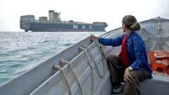Hormūzo sąsiauryje BBC atranda sulaikytus laivus ir ryklio žvejus