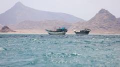 Houthi grupuotė teigia atakavusi naftos tanklaivius, JAV smogia Iranui