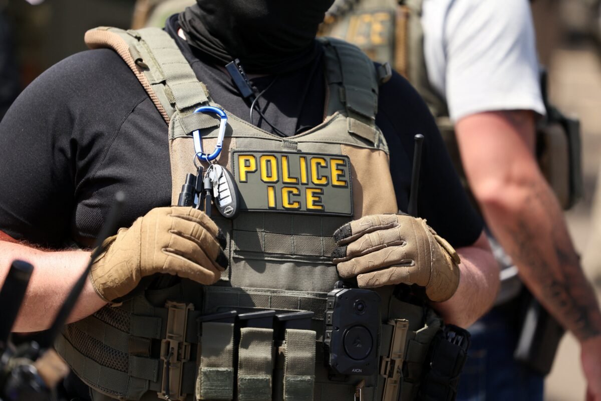 Ice Pleia Savo Galias Su Nauju Duomen Brokeri Ranki Kontraktu