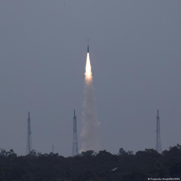 Indija Skmingai Paleido Pirmj Privai Raket Kosmos