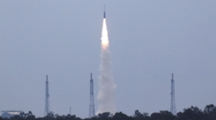 Indijos startuolis Skyroot Aerospace sėkmingai paleido pirmąją komercinę raketą Vikram-1