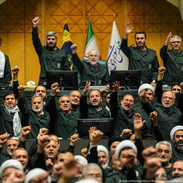 Iranas Stiprina Propagand Siekdamas Kerto Po Ajatolos Khamenei Mirties