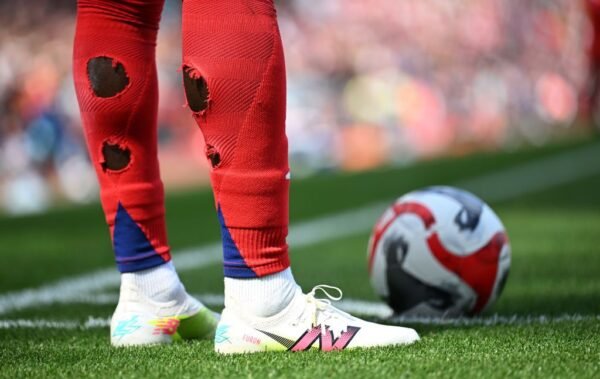 Kodėl 2026 metų pasaulio futbolo čempionato žaidėjai pjausto savo kojines
