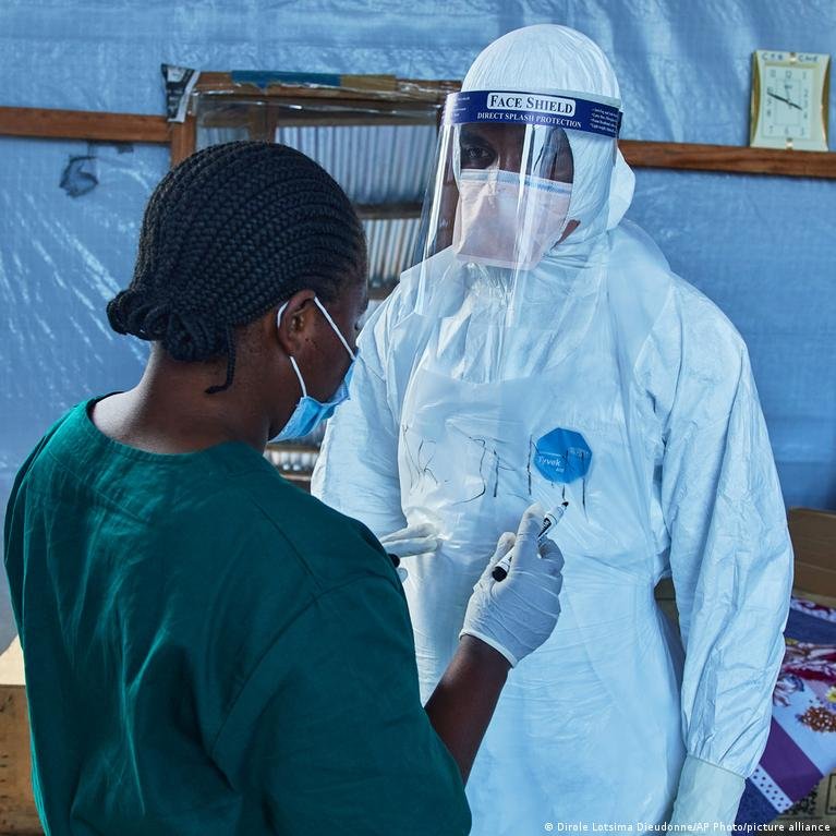 Kongo Respublikoje Ebola Viruso Auk Skaiius Pasiek 1 000