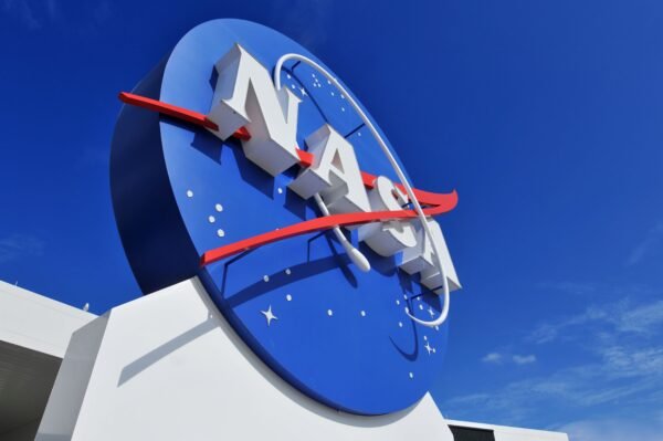 Kur NASA Skelbia Geriausias Kosmoso Nuotraukas ir Kaip Jas Rasti