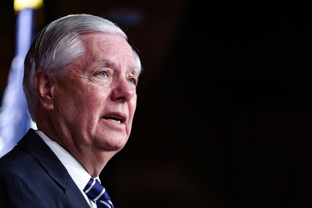 Lindsey Graham Mirties Smokslo Teorijos Nuo Rusijos Iki Irano