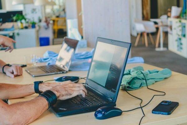 Microsoft išsprendė Windows 11 klaidą, dėl kurios sisteminis failas galėjo užimti šimtus gigabaitų