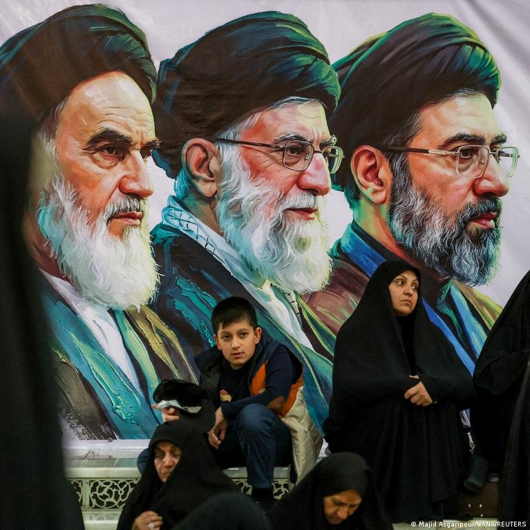 Mojtaba Khamenei Tapo Irano Aukiausiuoju Lyderiu Nauja Tvarka Formuojasi