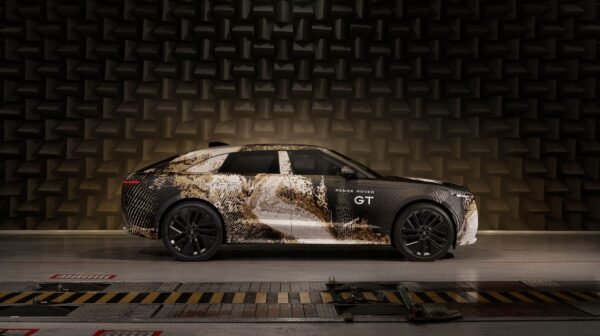 Naujas elektrinis Range Rover GT: ar jis taps konkurentu Jaguar Type 01?