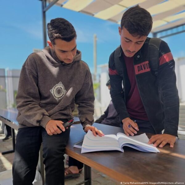 Palestinos studentai palieka Gazą tęsti studijų užsienyje