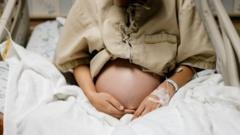 Pietų Korėjoje moteris išteisinta dėl naujagimio nužudymo po gimdymo ligoninėje
