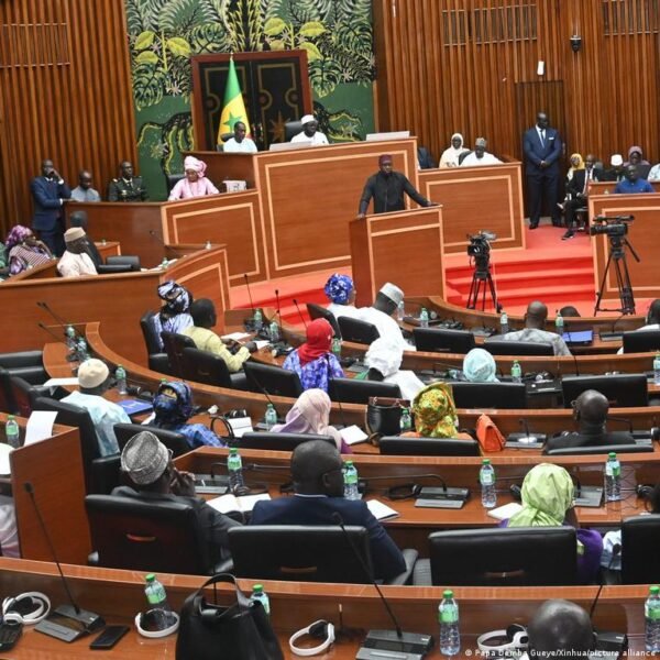 Senegalo referendumas: konstitucinės reformos siekia sumažinti prezidento galias