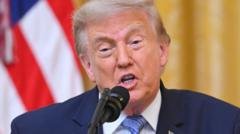 Trumpas teigia, kad Kinija kišosi į 2020 m. rinkimus ir kelia abejones dėl balsavimo saugumo