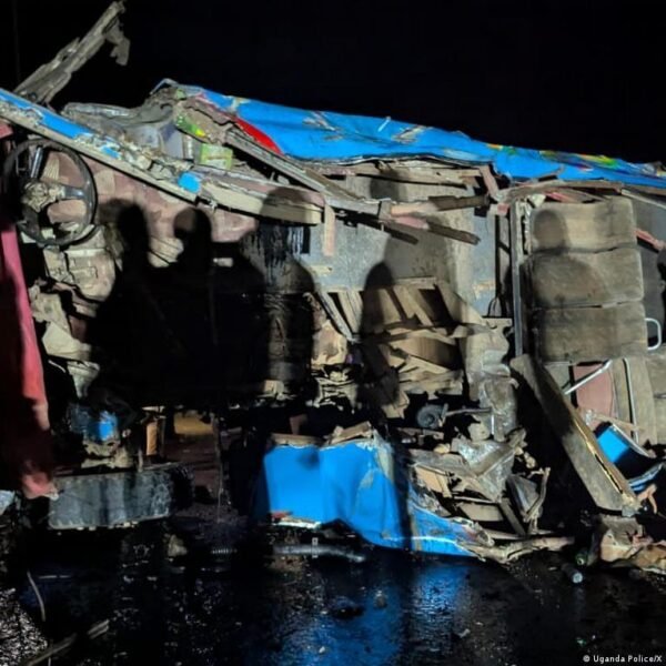 Ugandoje sustabdytos mokyklų išvykos po tragiškos autobuso avarijos