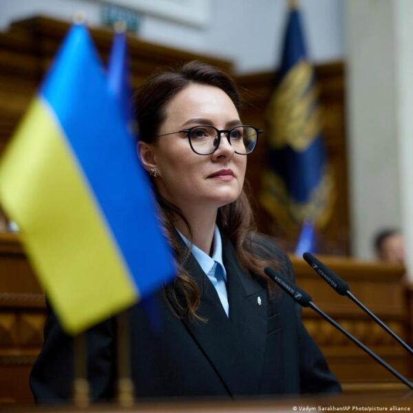 Ukrainos prezidentas Zelenskis keičia premjerą vyriausybės pertvarkos metu