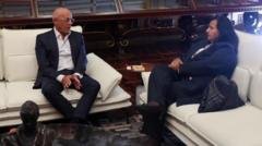 Venesuelos vyriausybė pradeda oficialias derybas su opozicija