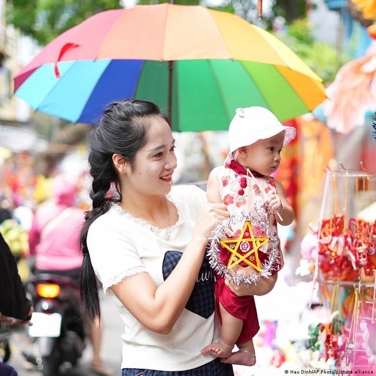 Vietnamas Skatina Gimstamum Bet Senstanios Visuomens Ikiai Ilieka