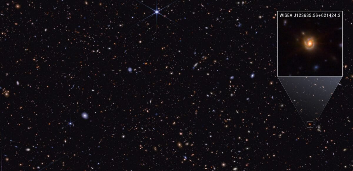 11748 Astronomai Atrado Galaktiką Saguaro Su Neįprastu Raudonu B