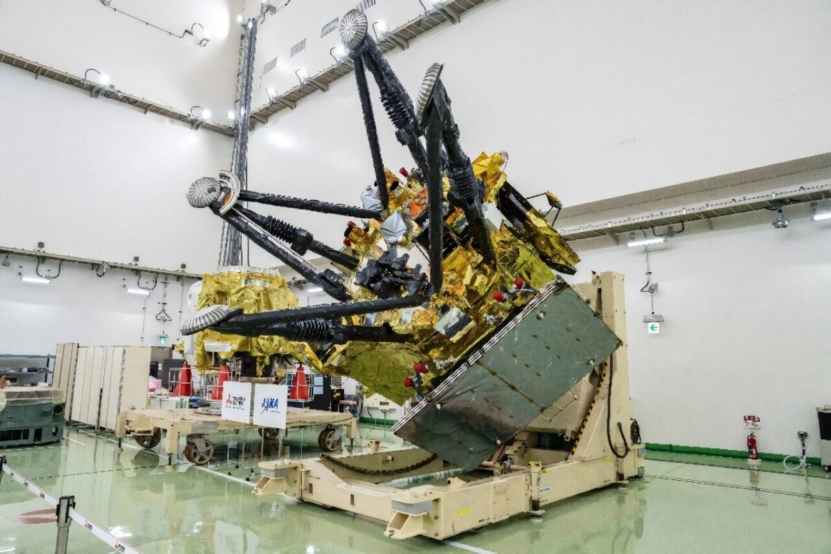 11838 Japonijos Kosmoso Agentūra Ruošiasi Misijai į Marso Palydovu