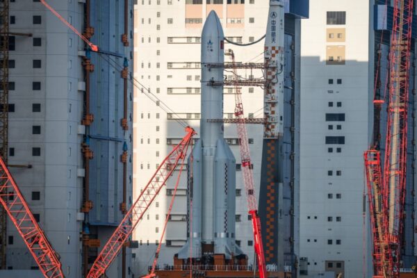 Kinija atidėjo Cháng’é-7 misijos į Mėnulį paleidimą dėl neaiškių priežasčių