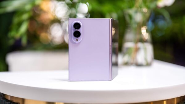 Samsung Galaxy Z Fold 8 konstrukcija patobulinta, tačiau remontas vis dar sudėtingas