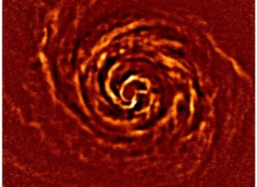 2641 Astronomai Stebi Planetų Formavimąsi Aplink žvaigždę Ab Auri