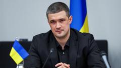 Atleistas Ukrainos gynybos ministras ragina surengti prezidento rinkimus