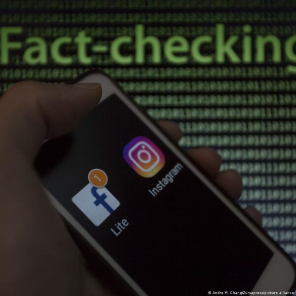 DW faktų tikrinimo procesas: kaip kovojama su dezinformacija