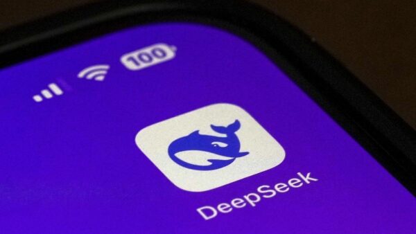 DeepSeek nauja modelis V4-Flash-Vision-Exp lenkia Opus-4.8 trijuose bandomuosiuose testuose