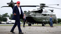 Donaldas Trumpas grasina bombarduoti Omaną dėl Irano susitarimo