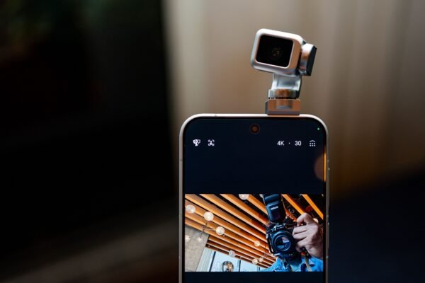 Honor Pristato Telefon Su Gimbal Kamera Skirt Vlogeriams