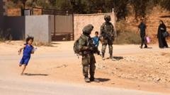 Izraelio Kariai Ragina Palestinieius Palikti Namus Qusra Kaime