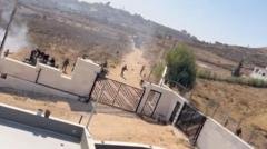 Izraelio Naujakuriai Apsupo Palestinos Eimas Vakar Kranto Kaime