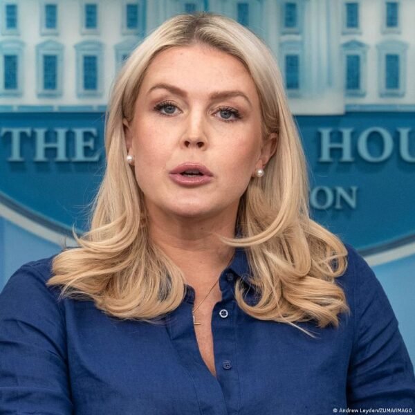 Karoline Leavitt Palieka Trumpo Atstovs Spaudai Post