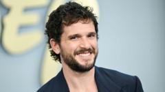 Kit Harington pakeitė Nicholas Hoult HBO seriale „Haris Poteris“