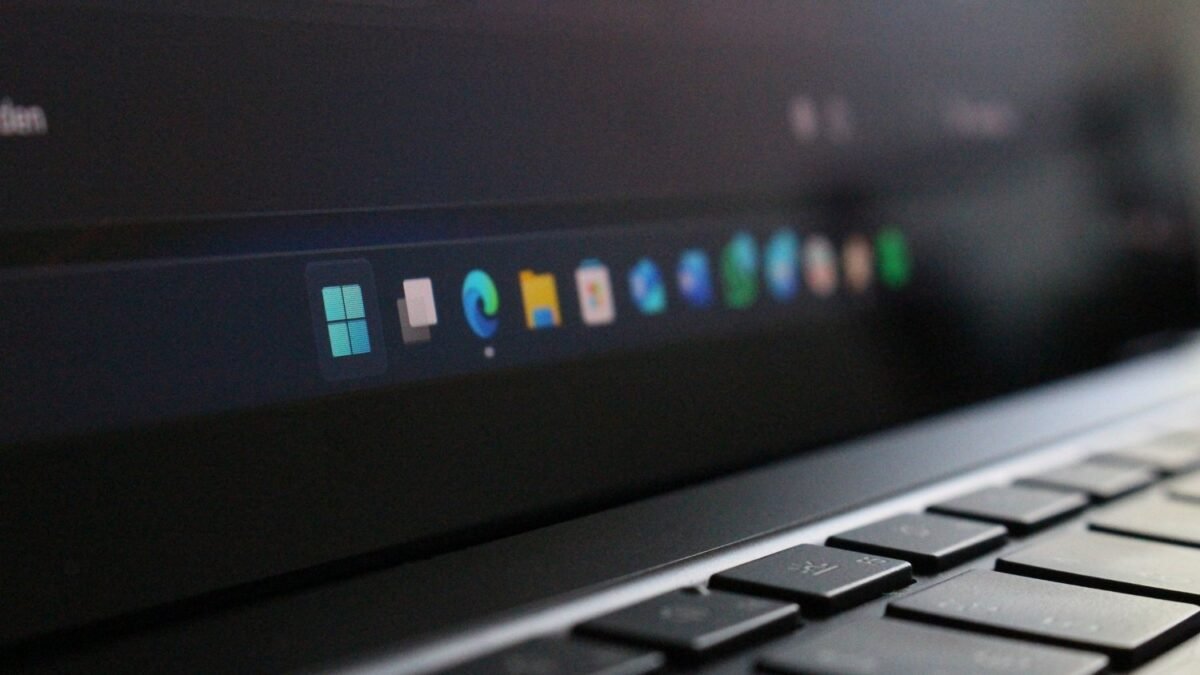 Microsoft Ileido Windows 11 Kb5121003 Atnaujinim Versijai 25h2