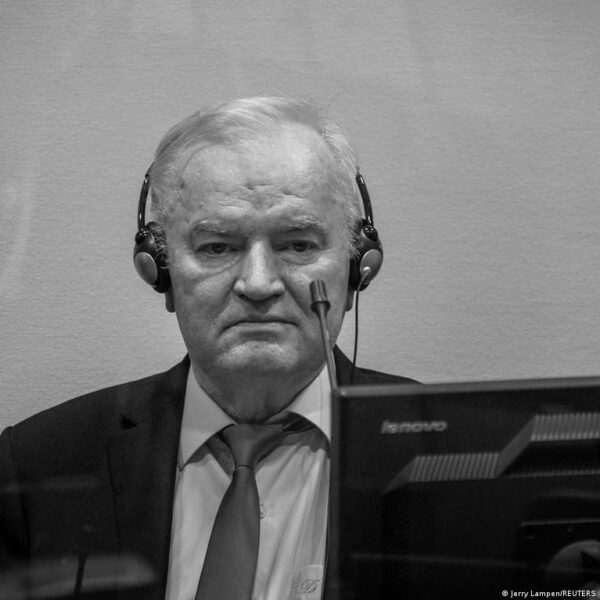 Mirė Ratko Mladićas, Srebrenicos žudynių organizatorius