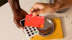 Monzo bankas praneša apie išspręstą problemą su kortelių mokėjimais ir pervedimais