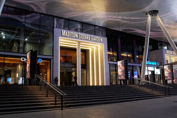 Niujorko įstatymų leidėjai siekia uždrausti biometrinį stebėjimą Madison Square Garden