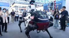 Robotinis arklys ir raitelis pritraukė dėmesį Kinijos konferencijoje
