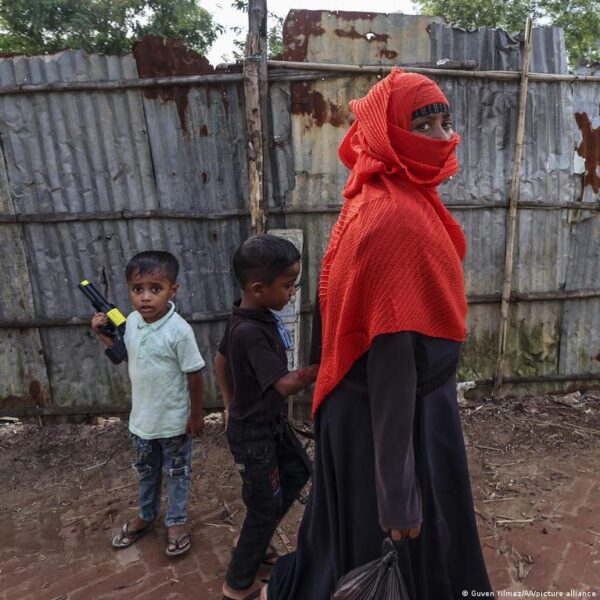Rohingya pabėgėlių grįžimas į Mianmarą: iššūkiai ir kliūtys